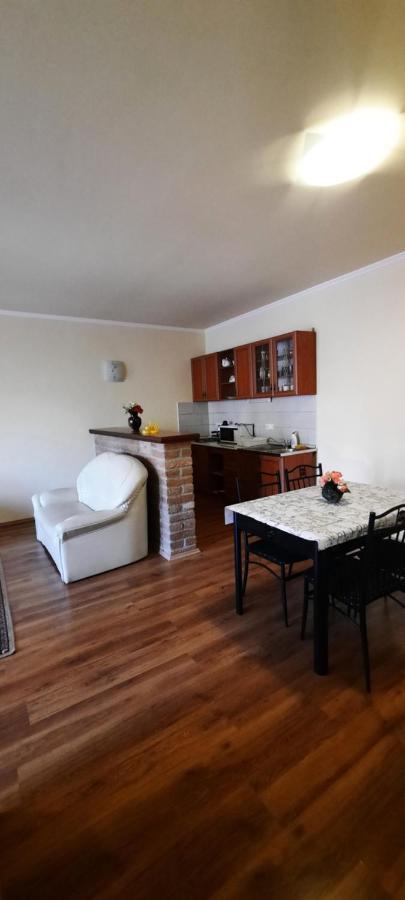 Bástya Apartmanház Sárvár Exterior foto