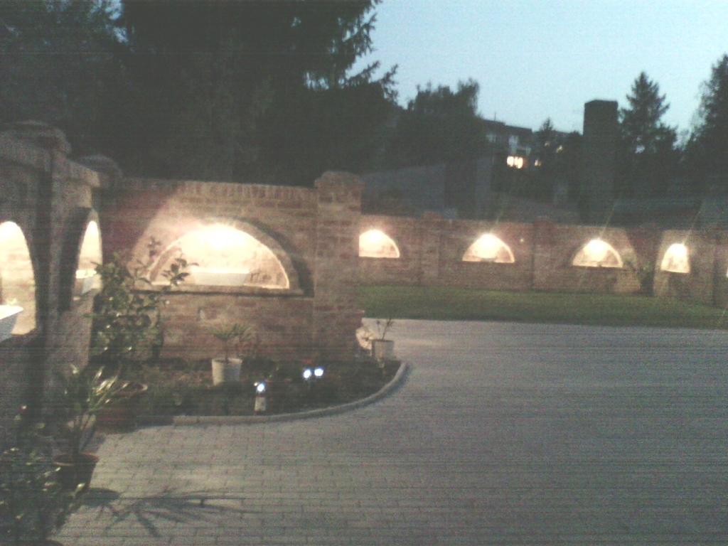 Bástya Apartmanház Sárvár Exterior foto