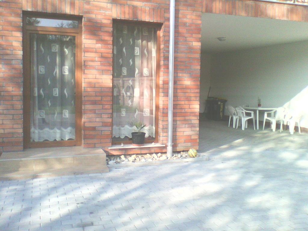 Bástya Apartmanház Sárvár Exterior foto